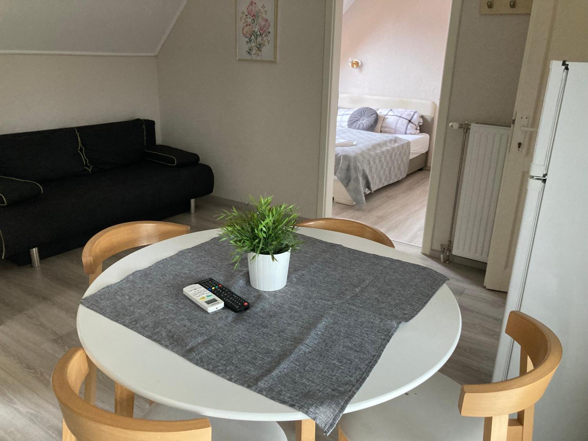 Appartement Helka Apartmanhaz à Balatonlelle Extérieur photo